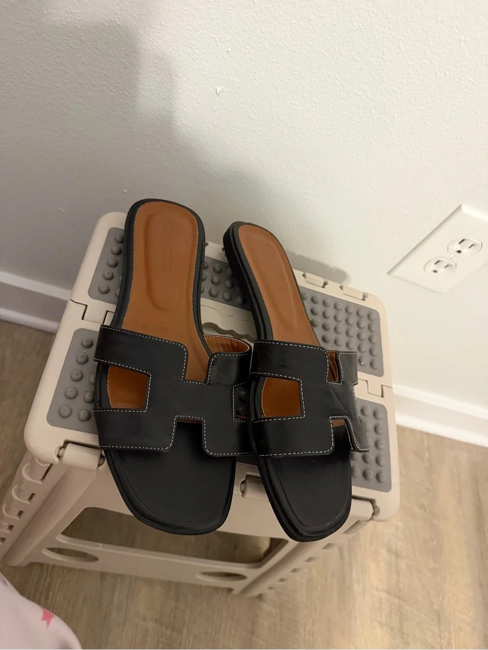 Women's Wide Width Faux Leather Flat Sandals Slipper